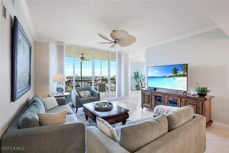 300 Dunes Blvd in Naples, FL - Building Photo - Building Photo