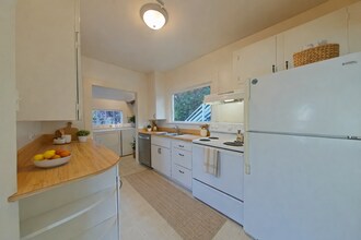 247 NW 11th St in Corvallis, OR - Building Photo - Building Photo