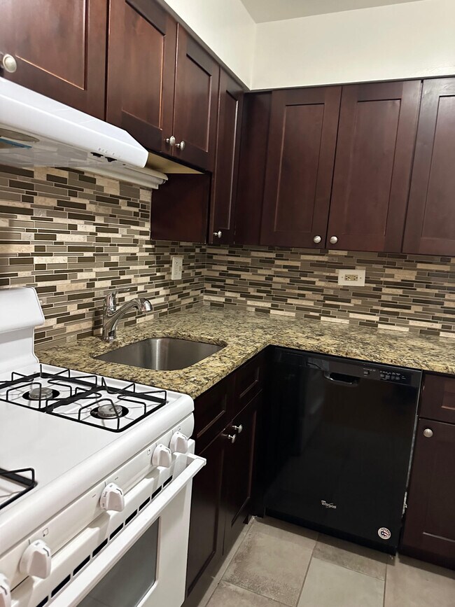 property at 3710 N Pine Grove Ave