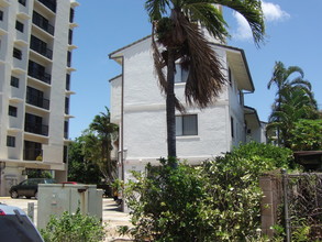 717 Lukepane Ave in Honolulu, HI - Foto de edificio - Building Photo