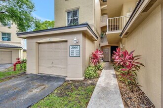 2060 Greenview Shores Blvd in Wellington, FL - Building Photo - Building Photo
