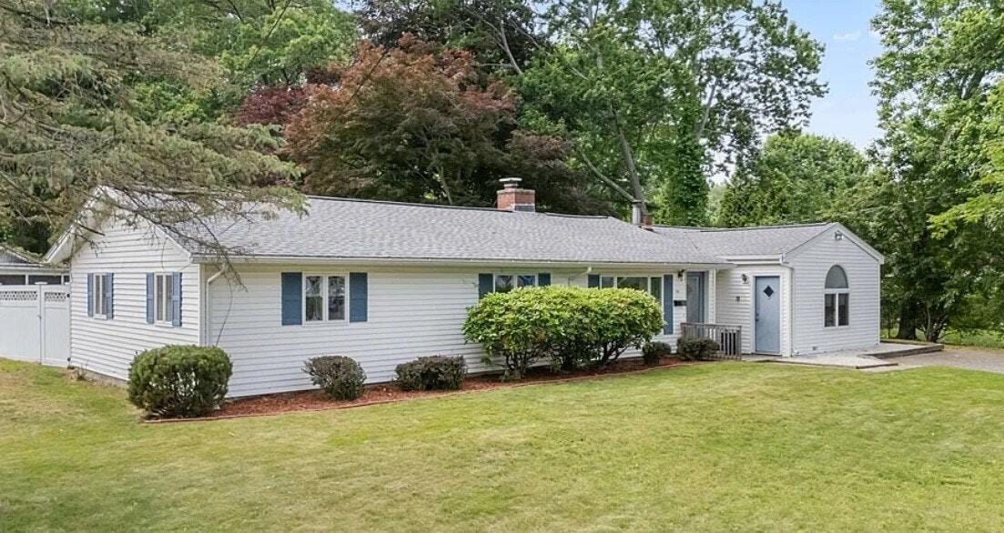 108 Hastings St in Framingham, MA - Building Photo