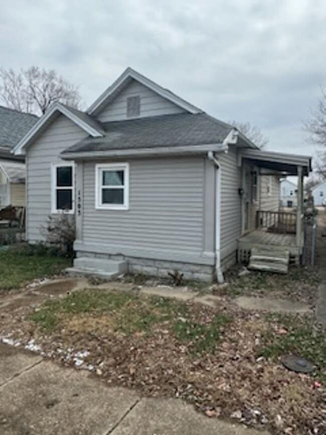 property at 1503 E Franklin St