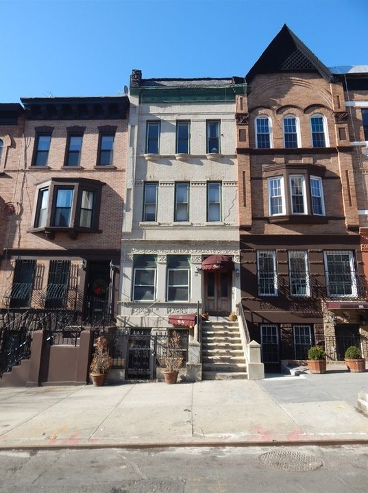 193 Edgecombe Ave in New York, NY - Building Photo