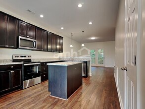 2300 Madeline vine ln in Knoxville, TN - Foto de edificio - Building Photo