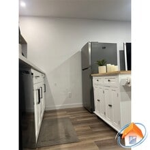 345B Evergreen Dr in Port Moody, BC - Building Photo - Building Photo