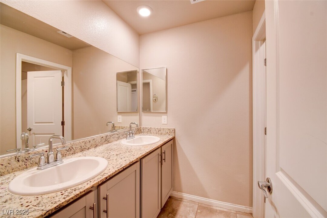 479 Via Renata in Henderson, NV - Foto de edificio