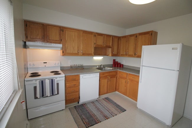 Southford Park in Waterbury, CT - Building Photo - Building Photo