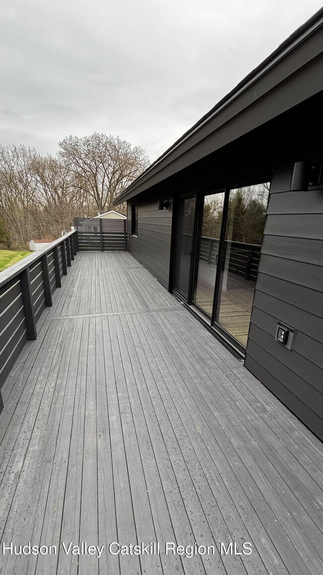 13 Regal Rd in Hudson, NY - Building Photo - Building Photo