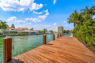 520 Lakeview Ct in Miami Beach, FL - Foto de edificio - Building Photo