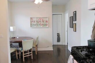 2133 W Giddings St, Unit 2131-3C in Chicago, IL - Building Photo - Building Photo