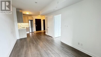 15-715 Water Walk Dr in Markham, ON - Building Photo - Building Photo