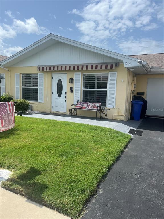 1014 Warwick Ct in Sun City Center, FL - Building Photo - Building Photo