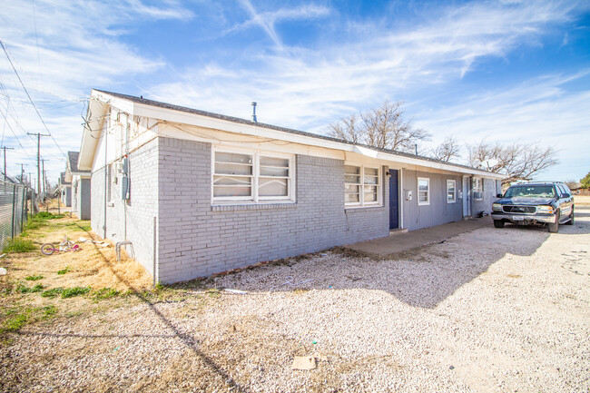 2715 E 2nd St in Lubbock, TX - Building Photo - Building Photo