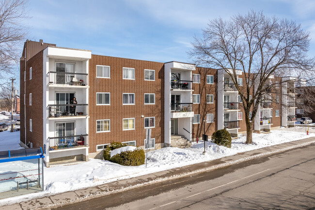 671 Laval Boul