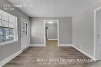 2120 Robin St photo'