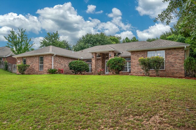 6215 Shire Ln in Crestview, FL - Building Photo - Building Photo