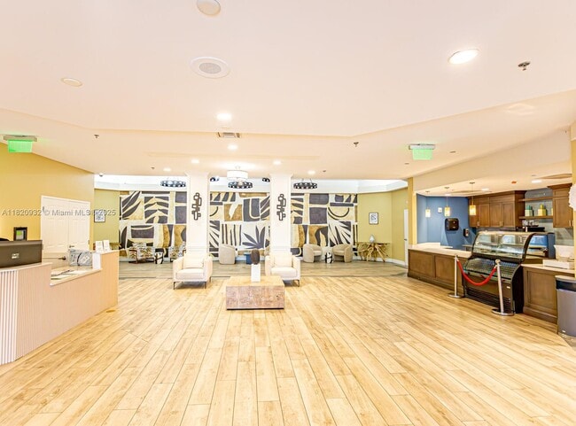 2855 W Commercial Blvd in Fort Lauderdale, FL - Building Photo - Building Photo