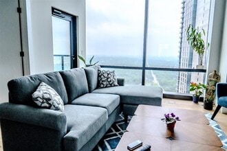 70 Rainey St in Austin, TX - Building Photo - Building Photo