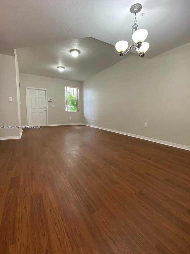 77 E 4th St in Hialeah, FL - Building Photo - Building Photo