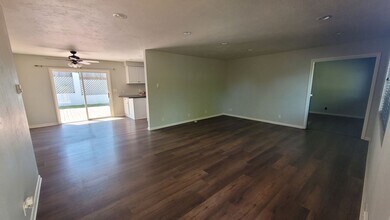 2272 Madrona St in North Bend, OR - Building Photo - Building Photo