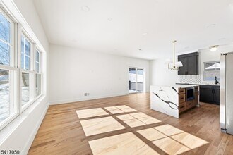 401 Tillman St in Raritan, NJ - Foto de edificio - Building Photo