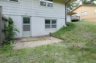1517 NW 81st St in Clive, IA - Building Photo - Building Photo