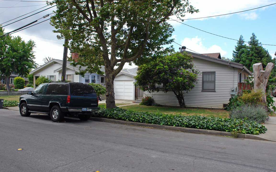 101-103 Bloomfield Rd in Burlingame, CA - Foto de edificio