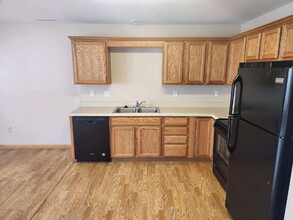 1022 10th Ave NW in Altoona, IA - Building Photo - Building Photo