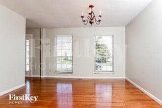 324 Autumn Peak Dr in Fenton, MO - Foto de edificio - Building Photo