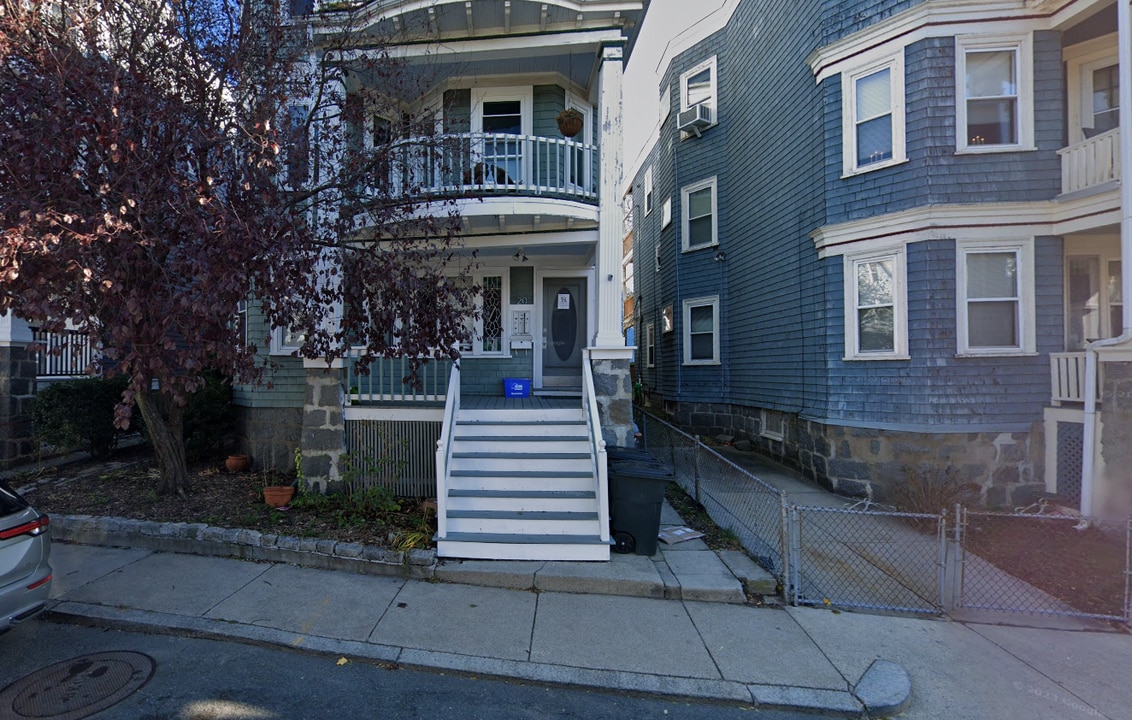 20 Dawes St, Unit 1 in Boston, MA - Foto de edificio