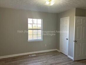 214 W Central Ave in Griffin, GA - Foto de edificio - Building Photo