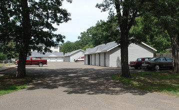 Ashwood Birchwood Apartments in North Branch, MN - Foto de edificio - Building Photo