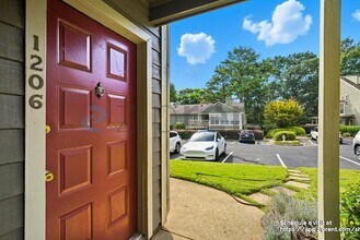 1206 Riverview Dr in Marietta, GA - Building Photo - Building Photo