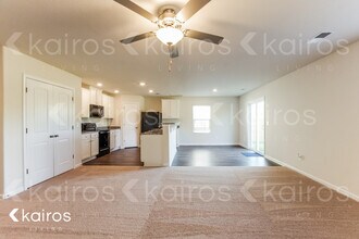 207 Common Reed Dr in Gilbert, SC - Foto de edificio - Building Photo