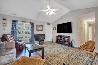 2405 Grinkley Ct in Port Royal, SC - Foto de edificio - Building Photo