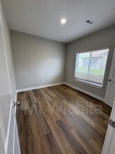 5242 N Cypress Cir in Wichita, KS - Building Photo - Building Photo