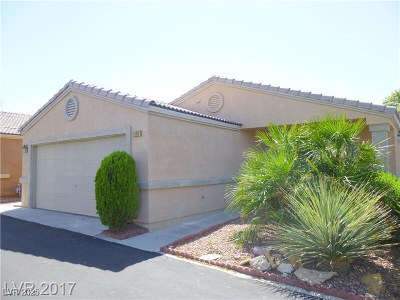 5190 Jewel Canyon Dr in Las Vegas, NV - Building Photo