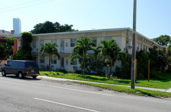 1911 SW 3rd Ave in Miami, FL - Building Photo - Building Photo