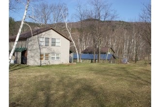 Mendon Mountain Apartments in Mendon, VT - Building Photo - Building Photo