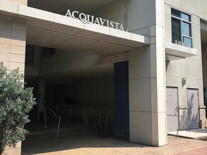 425 W Beech St in San Diego, CA - Foto de edificio - Building Photo