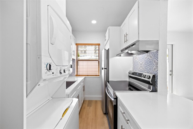 412 SE 16th St in Fort Lauderdale, FL - Building Photo - Building Photo