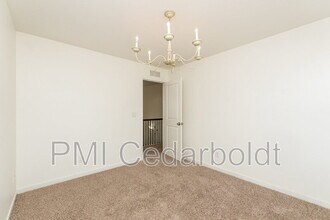 8199 Burl Wood Dr in Colorado Springs, CO - Foto de edificio - Building Photo