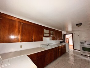 253 Olivia St in Derby, CT - Building Photo - Building Photo