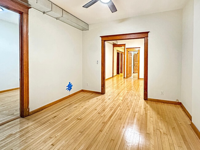 2741 N Central Park Ave, Unit 2 in Chicago, IL - Building Photo - Building Photo