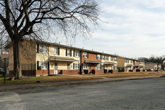 Lincoln Park in Portsmouth, VA - Building Photo - Building Photo