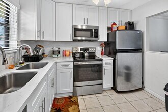 21894 Lake Forest Cir in Boca Raton, FL - Building Photo - Building Photo