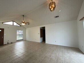 114 Clarence Ave in New Llano, LA - Building Photo - Building Photo