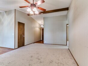 764 Okie Ridge Rd in Yukon, OK - Foto de edificio - Building Photo