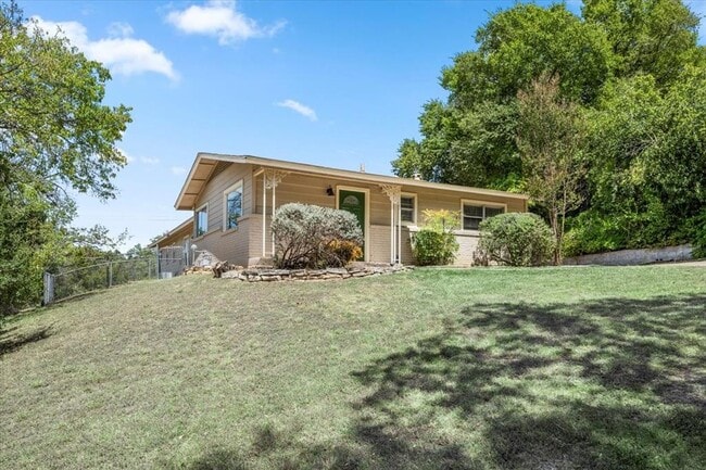 3306 Westhill Dr in Austin, TX - Building Photo - Building Photo